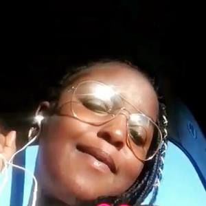 Meet your Posher, Janira